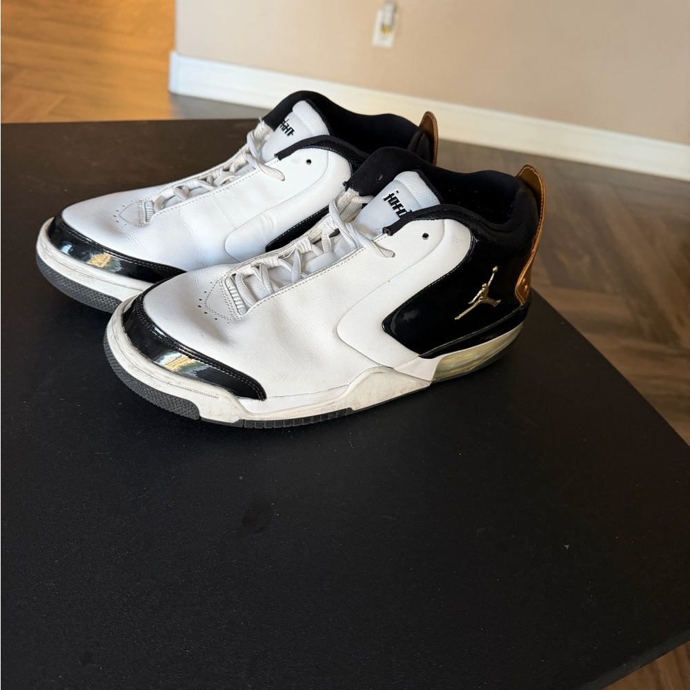 Jordan Athletic Shoes White Black Gold